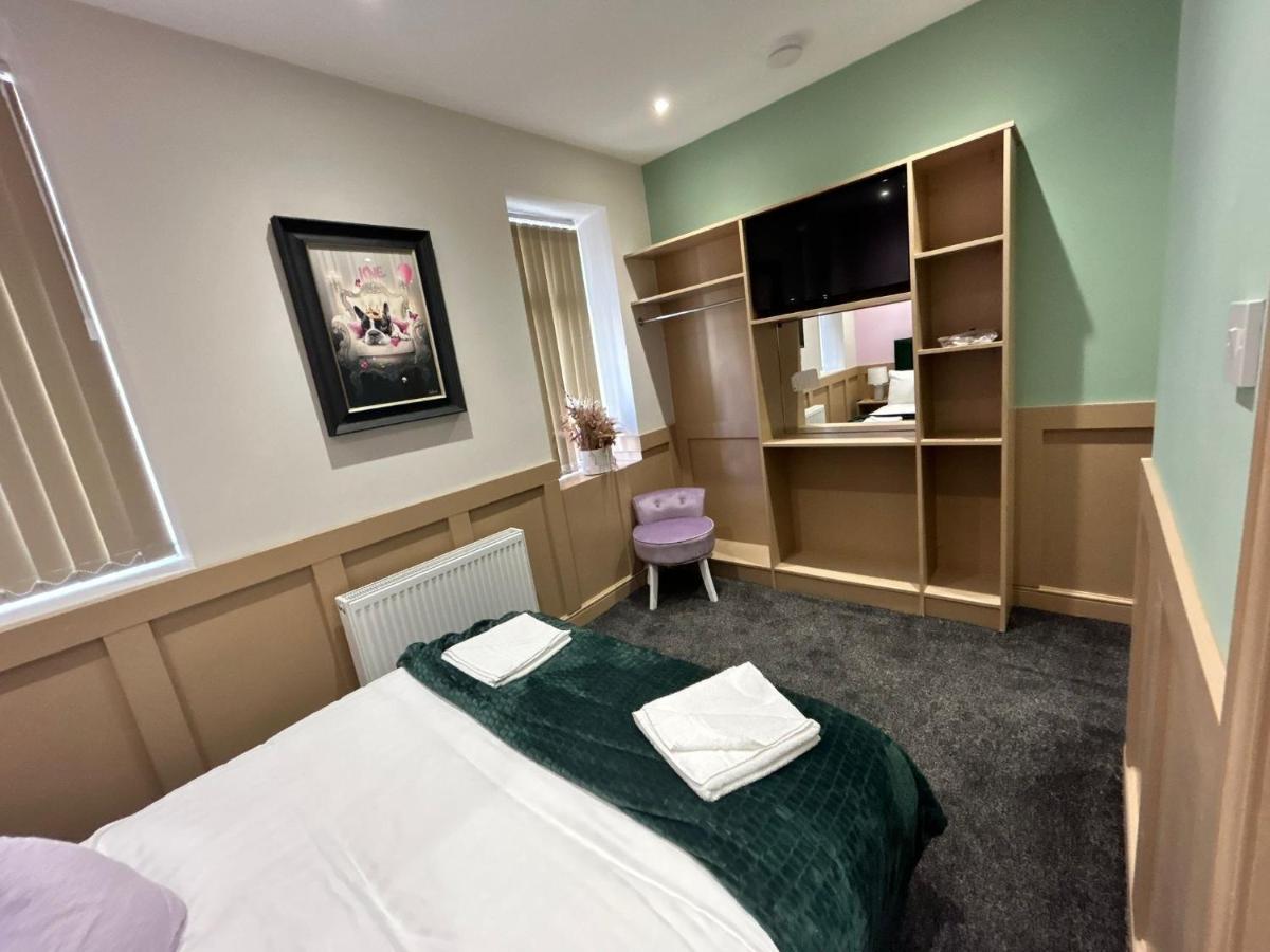 Strawberry Fields Suite By Sasco Apartments Blackpool Esterno foto