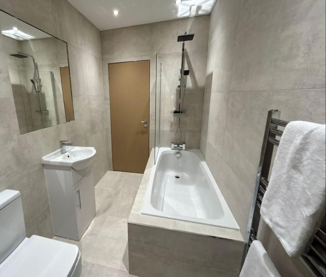 Strawberry Fields Suite By Sasco Apartments Blackpool Esterno foto
