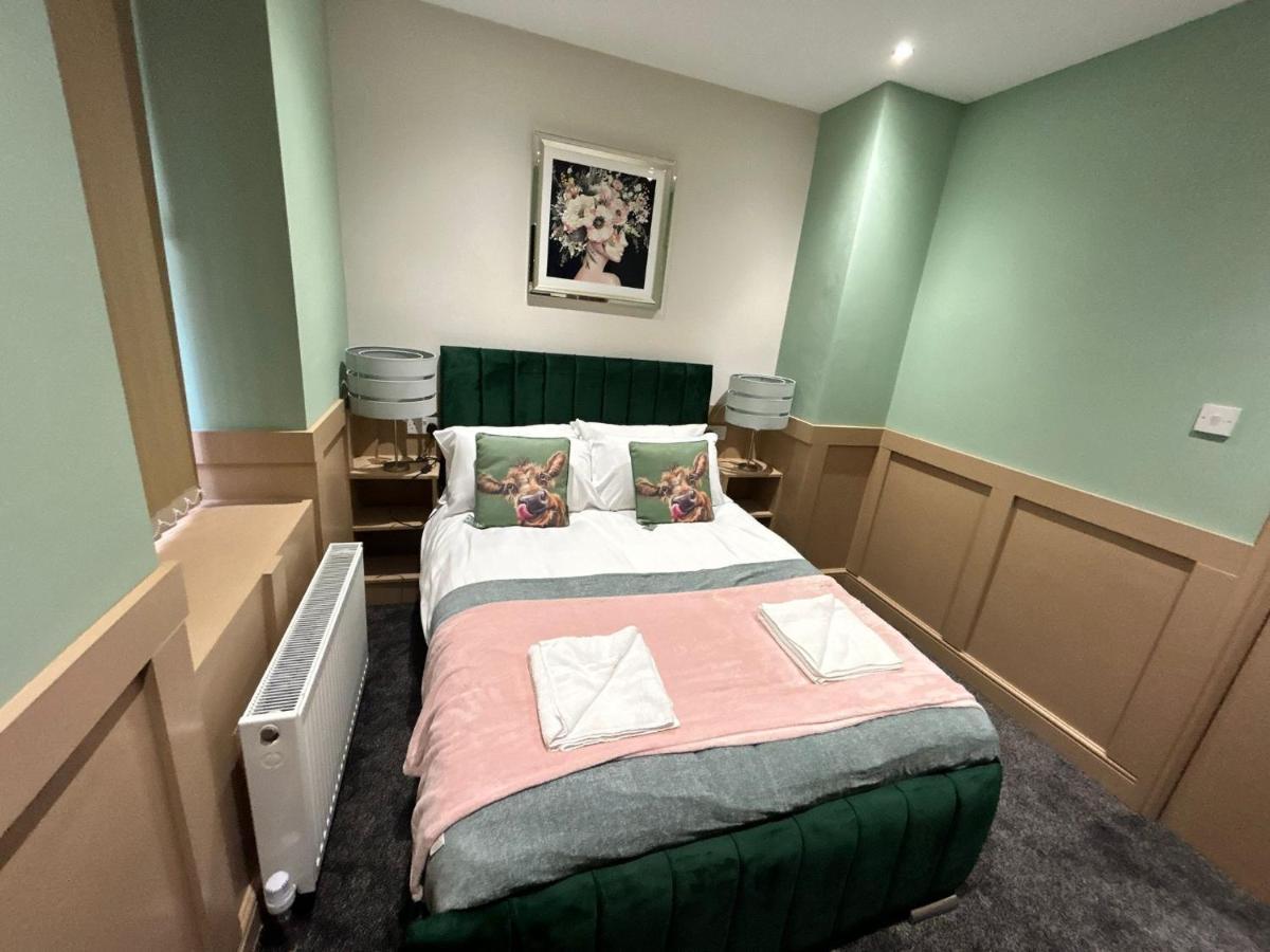Strawberry Fields Suite By Sasco Apartments Blackpool Esterno foto
