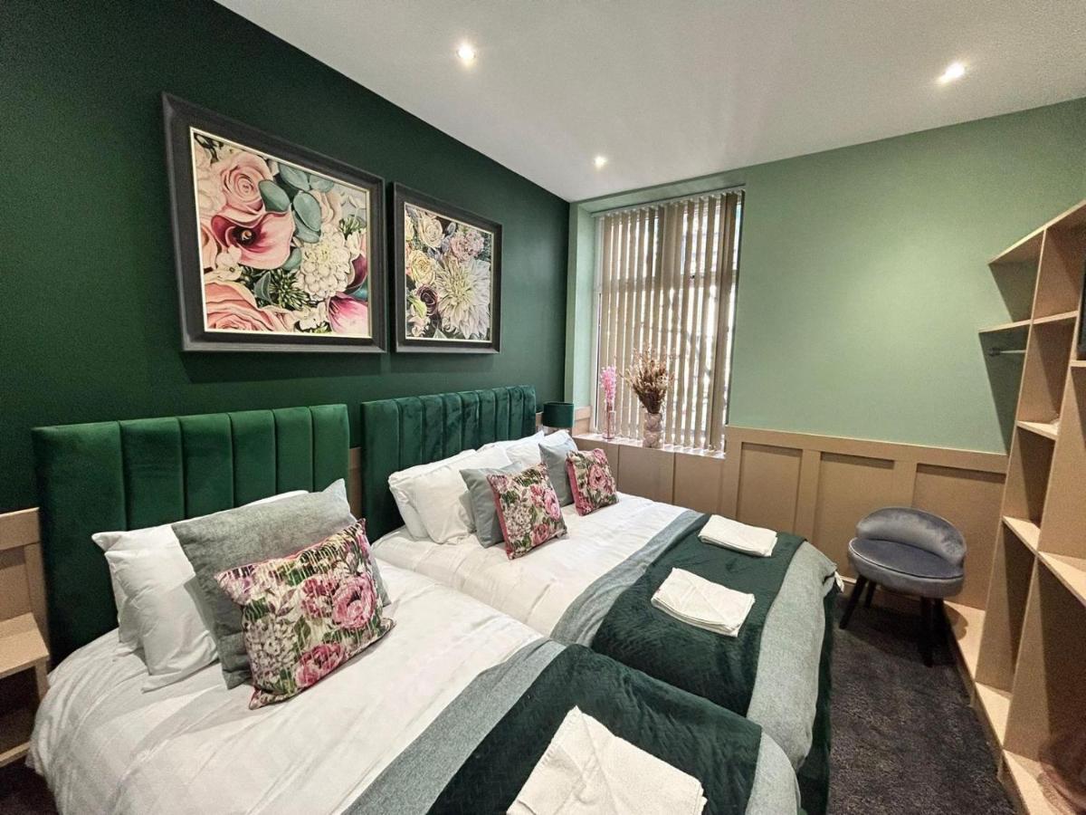 Strawberry Fields Suite By Sasco Apartments Blackpool Esterno foto