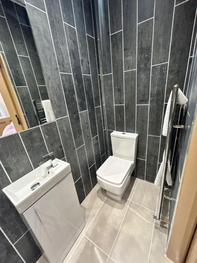 Strawberry Fields Suite By Sasco Apartments Blackpool Esterno foto