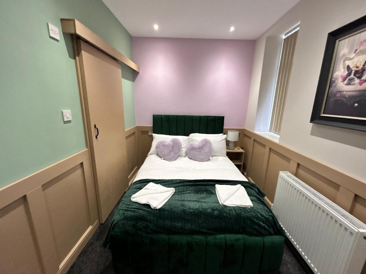 Strawberry Fields Suite By Sasco Apartments Blackpool Esterno foto